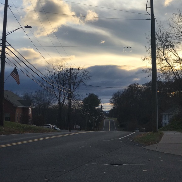 Meet your Posher, Julie - Picture 1 of 1